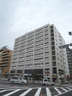 【外観】 | JR根岸線「磯子」駅徒歩1分と好立地！
忙しい朝が助かる立地、暮らしにゆとりが生ま