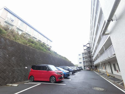 【駐車場】 | サニーハイツ新横浜 | 平置き駐車場