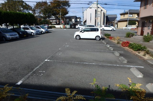 ウェルヴィラ　A棟の駐車場