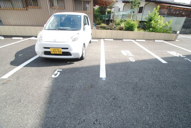 アンシエル国分の駐車場
