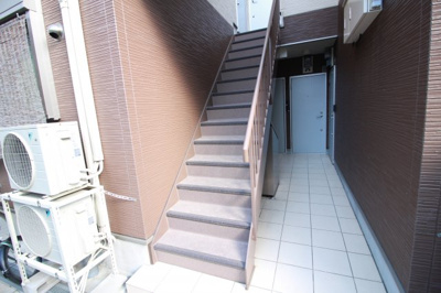 【エントランス】 | ロイヤルオーディン梅南 | 落ち着いたエントランスです