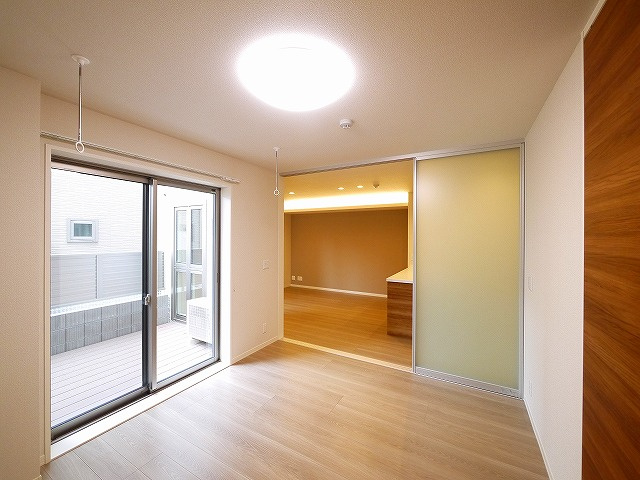 シャーメゾンレジデンス学園北の洋室|個人の部屋や寝室として使える洋室です