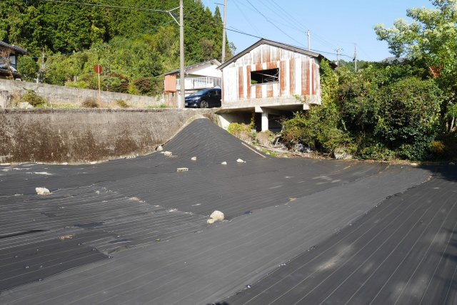 苫田郡鏡野町奥津　売土地306坪の外観|写真奥の建物は車庫です。