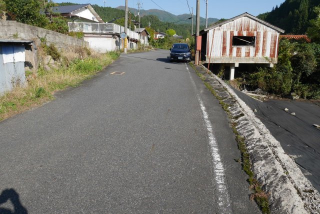 苫田郡鏡野町奥津　売土地306坪の前面道路含む現地写真