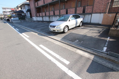 【駐車場】 | 新ハイツウグイスB棟