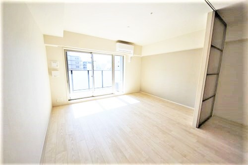 【洋室】 | OPUS RESIDENCE SHINSAIBASHI SOUTH