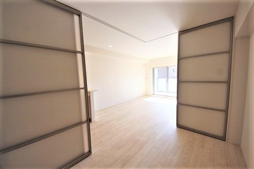 【洋室】 | OPUS RESIDENCE SHINSAIBASHI SOUTH