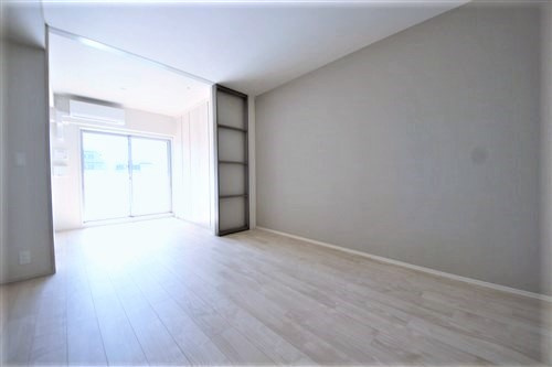 【洋室】 | OPUS RESIDENCE SHINSAIBASHI SOUTH
