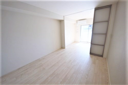 【洋室】 | OPUS RESIDENCE SHINSAIBASHI SOUTH