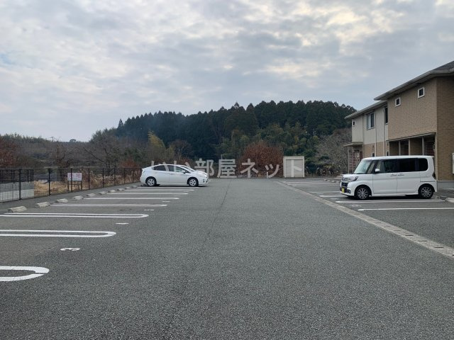 コンフォート・絆の駐車場|駐車場に車を止められます