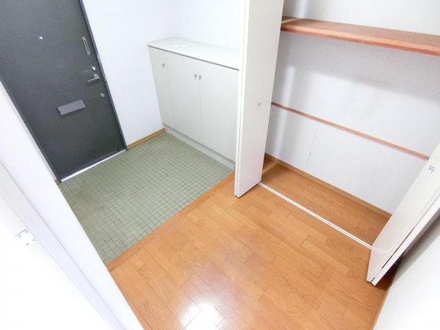光明池アーバンライフの玄関|同物件別部屋イメージ写真