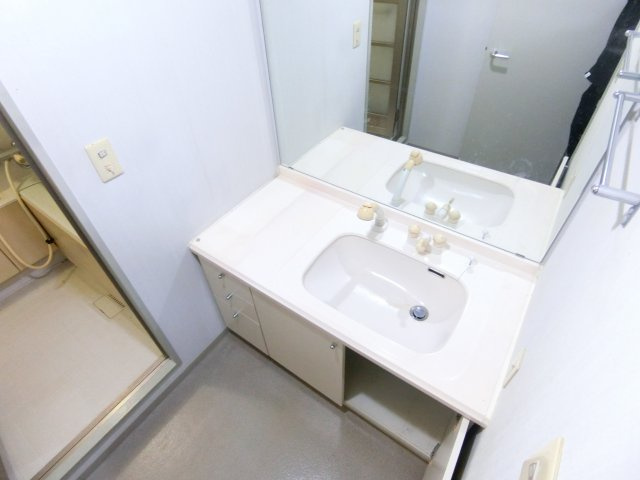 光明池アーバンライフの洗面所|同物件別部屋イメージ写真