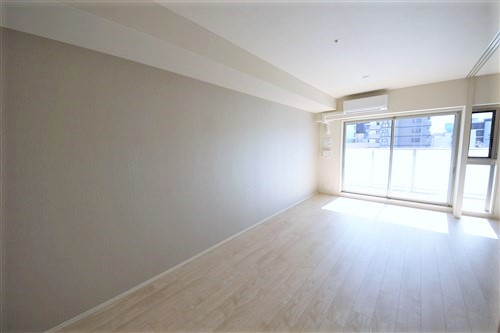 【洋室】 | OPUS RESIDENCE SHINSAIBASHI SOUTH