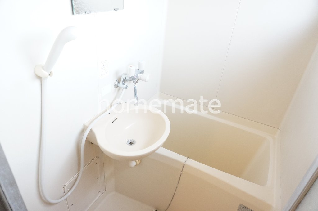 コーポリバーサイドの浴室