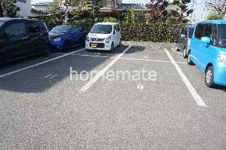 アーバンパレスの駐車場