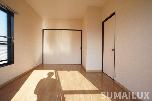 ユニヴァーサルハイツの洋室