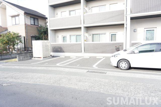 熊本市北区八景水谷１丁目の賃貸マンションの駐車場
