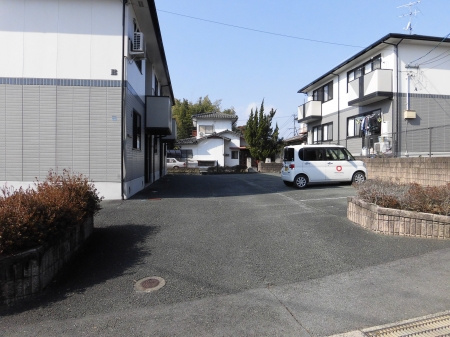熊本市北区楡木２丁目のアパートの駐車場