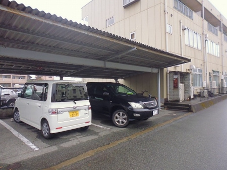 熊本市北区武蔵ケ丘７丁目のアパートの駐車場