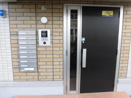 熊本市北区鶴羽田４丁目のアパートのエントランス