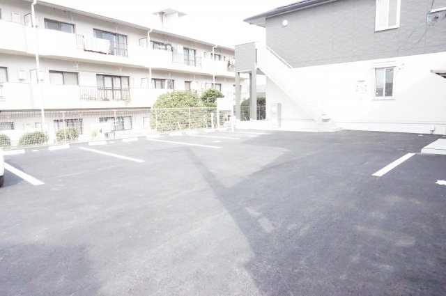 熊本市東区保田窪４丁目のアパートの駐車場