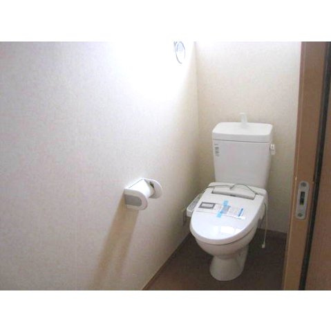 元気の森東一戸建のトイレ