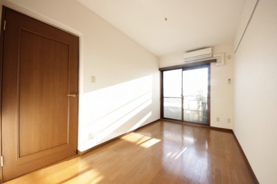【洋室】 | エスグランデ鴻巣 | ※別部屋参考写真