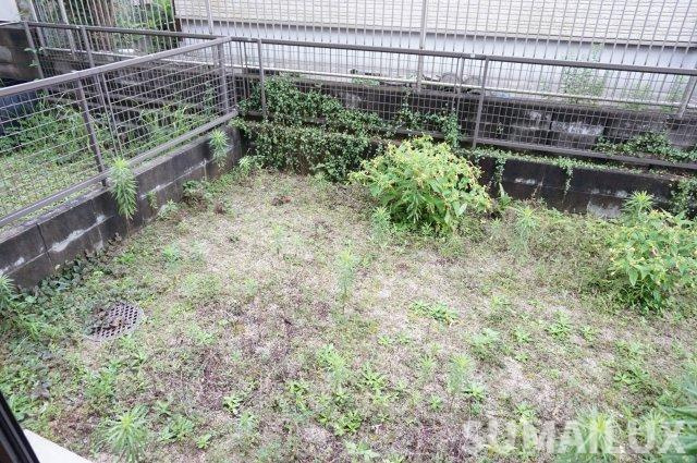 熊本市東区戸島西１丁目のアパートのバルコニー