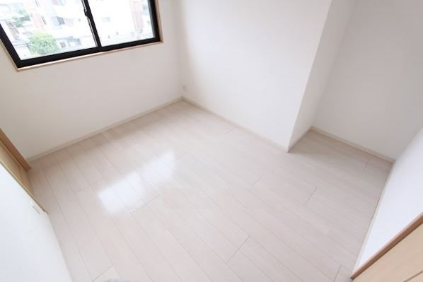 熊本市中央区新屋敷２丁目の賃貸マンションの洋室