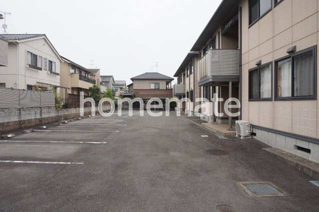 熊本市東区山ノ神２丁目のアパートの駐車場