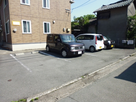熊本市中央区壺川１丁目のアパートの駐車場