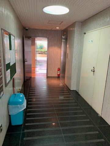 朝日神保町プラザのロビー