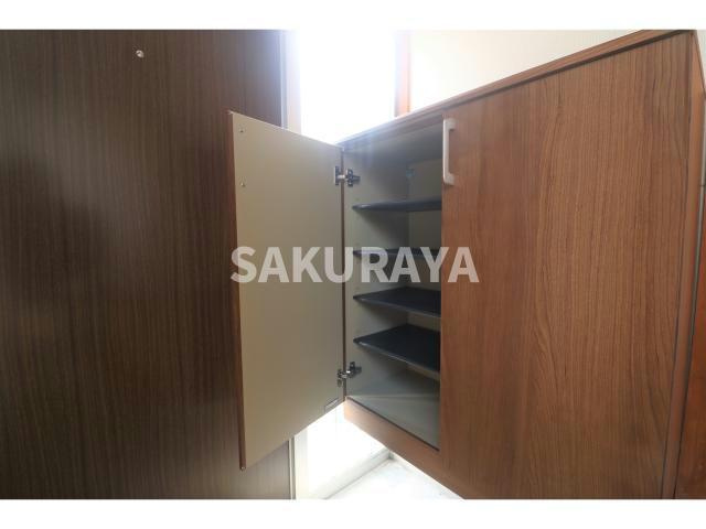 根岸方貸家Aの収納|現況と異なる場合がございます。