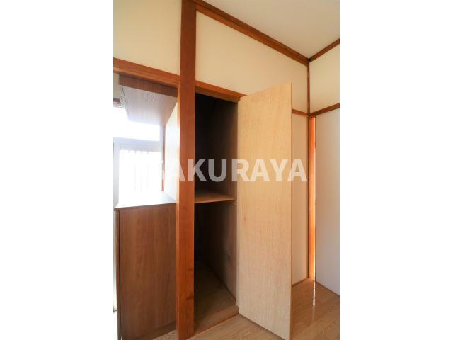 根岸方貸家Aの収納|現況と異なる場合がございます。