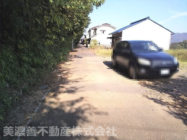 ５４０９６　岐阜市岩田坂土地の前面道路含む現地写真
