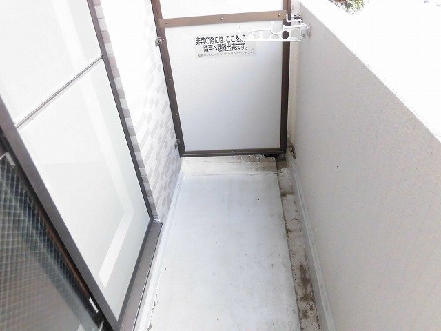 昭島コートエレガンスB棟のバルコニー