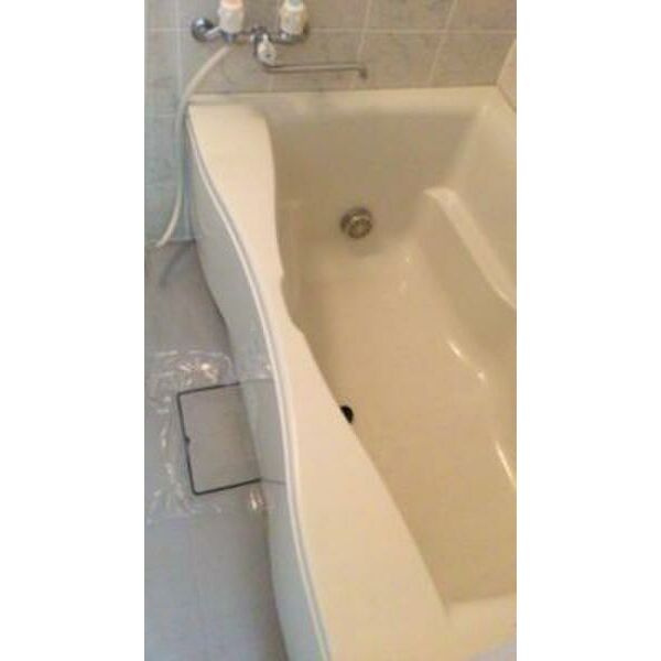 ハイツリバーサイドの浴室