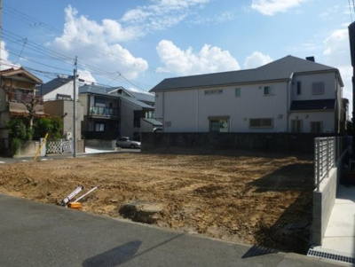 【前面道路含む現地写真】 | 豊中市宮山町2丁目　建築条件付き土地 | 現地（2019年11月）撮影
解体完了しました！！
前面道路、広々6メートル♪