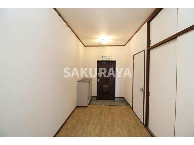 ニュートン・ヴィレッジの玄関|2018年撮影。現況と異なる場合がございます。