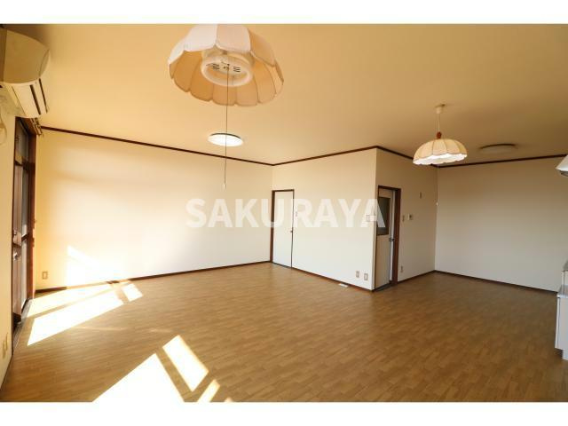 ニュートン・ヴィレッジの居間・リビング|2018年撮影。現況と異なる場合がございます。