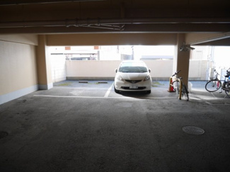 【駐車場】 | ロマネスク薬大前の駐車場