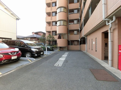 【駐車場】 | コスモ本牧三溪園 | 機械式駐車です。
お車をお持ちの方も安心です。