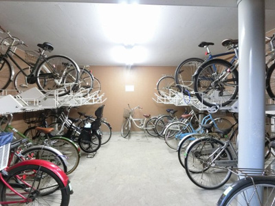 【その他共用部分】 | コスモ本牧三溪園 | 駐輪場もあります。
雨が降っても安心です