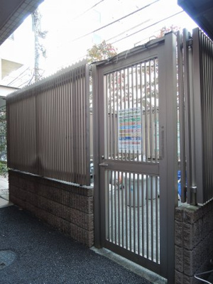 【その他共用部分】 | レヴィール川崎 | ゴミ置場です。
敷地内にあるのでゴミ出しが楽ちんです。