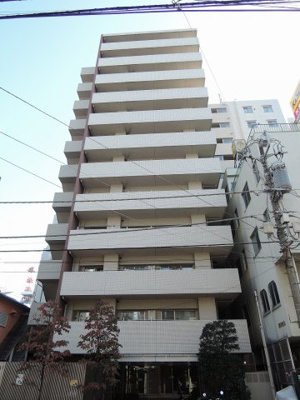 【外観】 | レヴィール川崎 | 1階角部屋、専用庭・平置き駐車場付きと戸建感覚を味わえます
住まいの独立性を高める玄関ポーチ付です♪