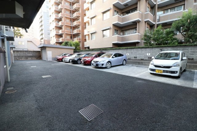 【駐車場】 | グランシャリオ国立