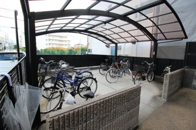 【その他共用部分】 | Twins | ★屋根付き駐輪場★