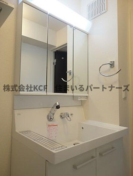 フェアプラッツA棟の独立洗面台|独立洗面台、朝の身支度には欠かせません