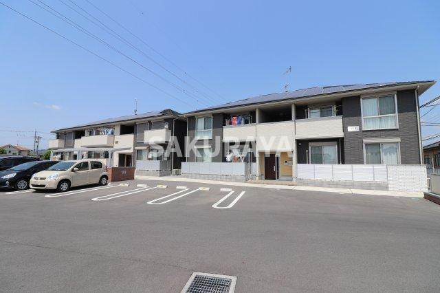 アクセル イーストの外観