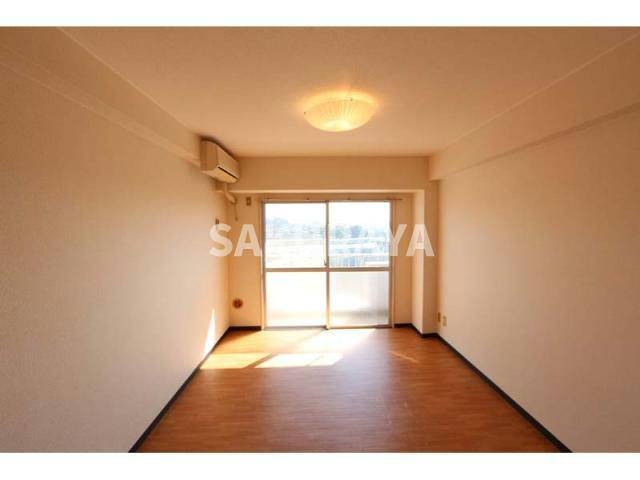 ホワイトハイツ鹿島台の洋室|現況と異なる場合がございます。